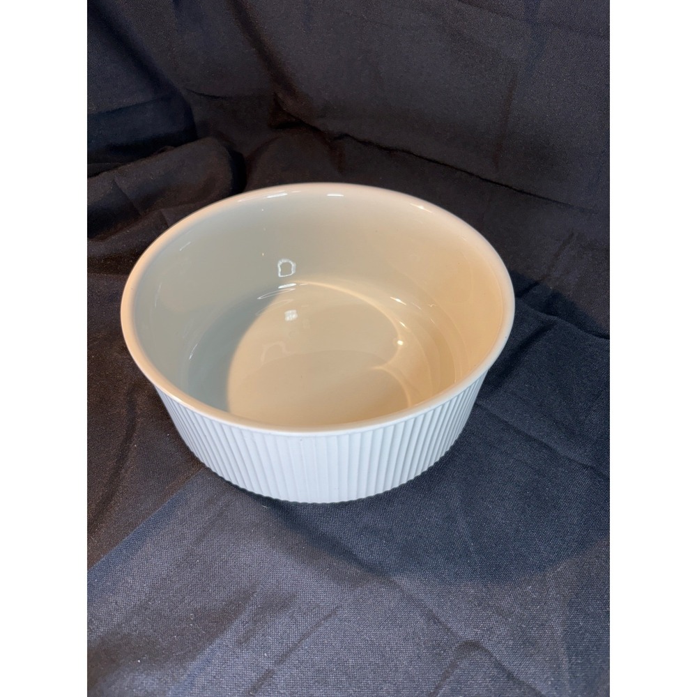 Villeroy & Boch White Ribbed Round Baking  Casserole‎ Ramekin Made in Luxembourg